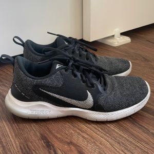 Nike flex sneakers